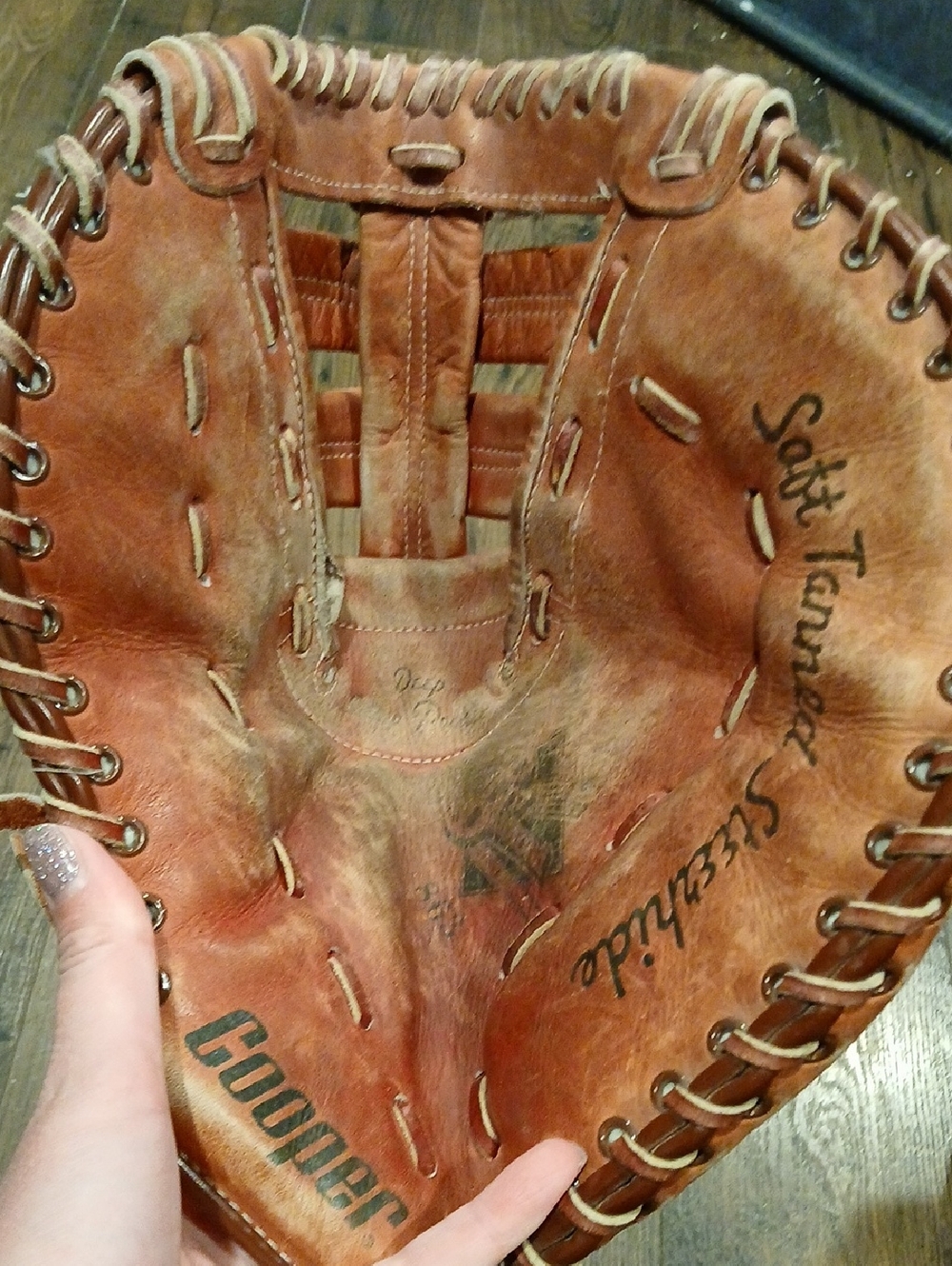 Cooper Brown Leather 863 Softball Catchers Mitt - Picture 3 of 3